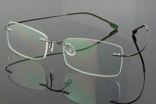 Memory Alloy Glasses